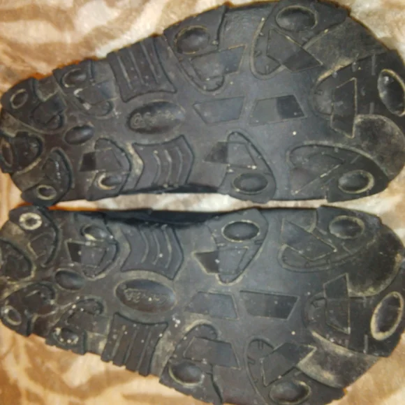 Brown and Black Slip-On Shoes - Picture 6 of 6